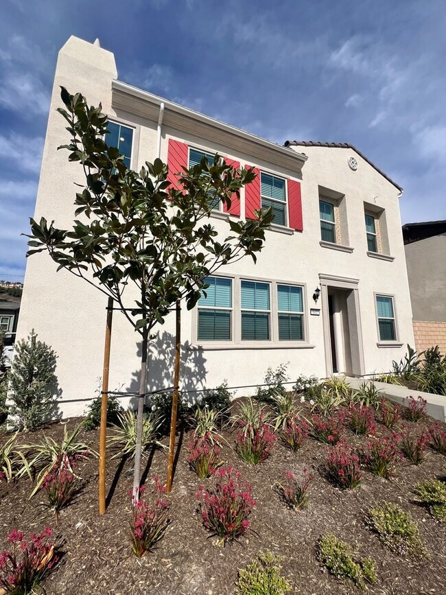 Building Photo - 641 Edward Scholle Dr