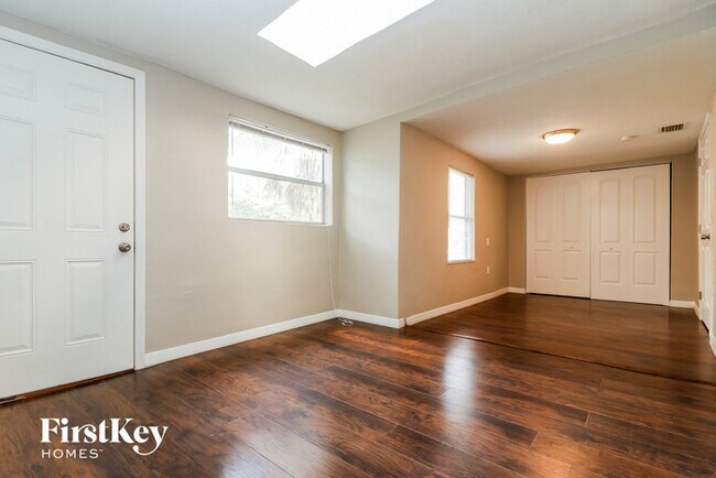 Foto del edificio - 515 E Morgan St