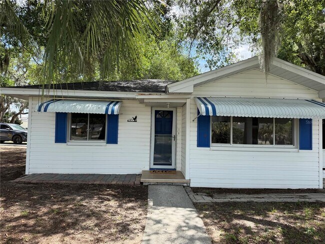 Foto del edificio - 301 S Seminole Ave