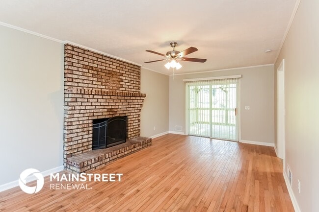 Foto del edificio - 5613 Woodland Dr
