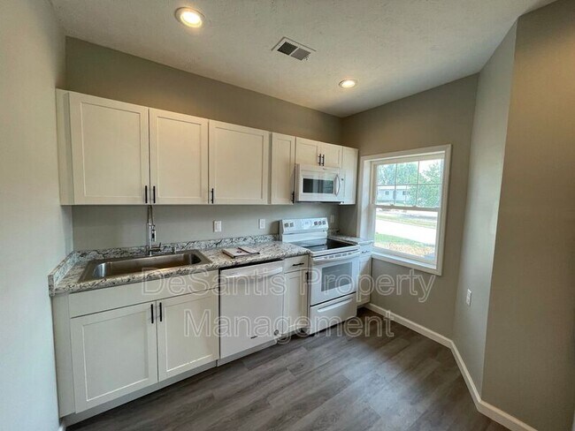 Foto del edificio - 2473 Wildwood Rd