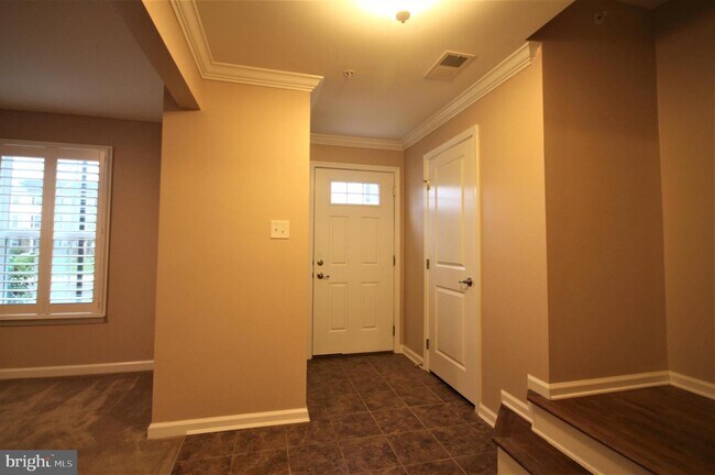 Building Photo - 202 Compass Dr