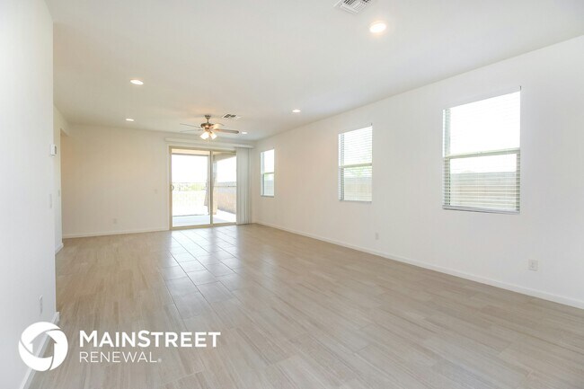 Building Photo - 4386 Greenleaf Dr