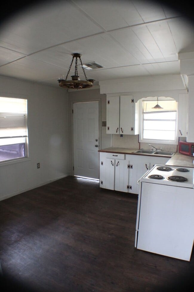 Building Photo - House For Rent in Westlake