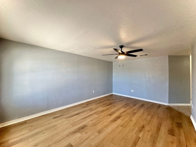 Building Photo - 519 S 54th St