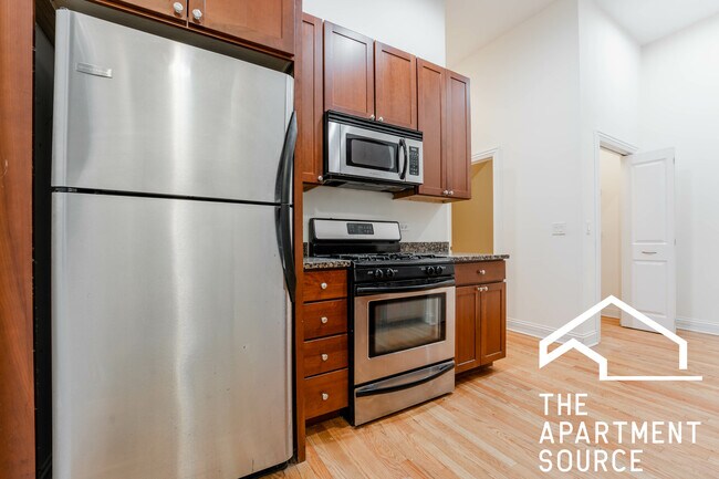 Foto del edificio - 3338 N Sheffield Ave