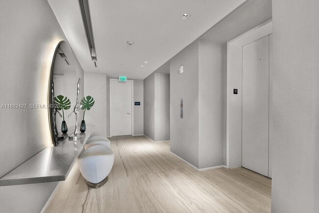 Building Photo - 1000 Biscayne Blvd