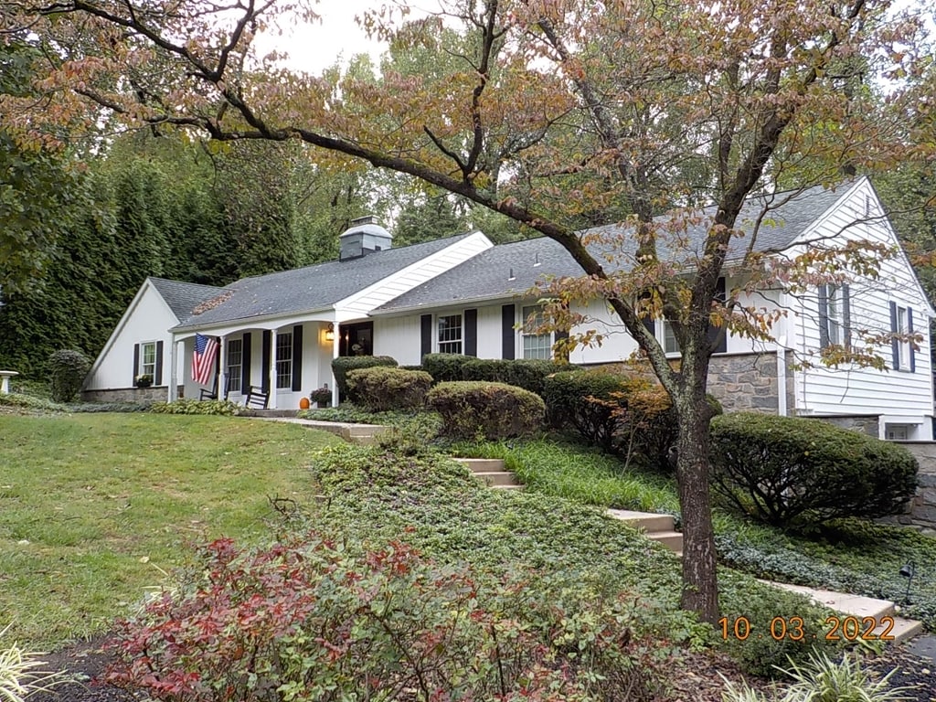 Primary Photo - 711 Ambleside Dr