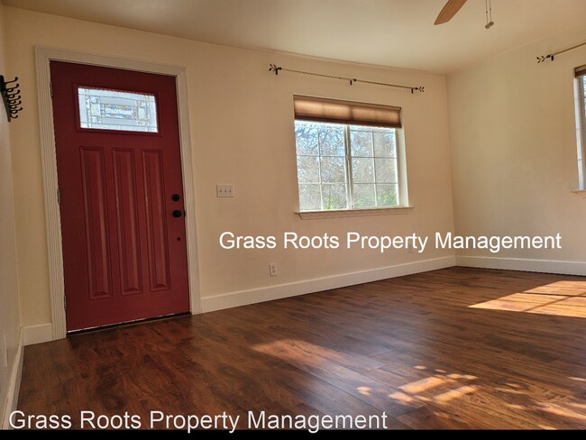 Building Photo - 3 br, 2 bath House - 10587 Oak Street