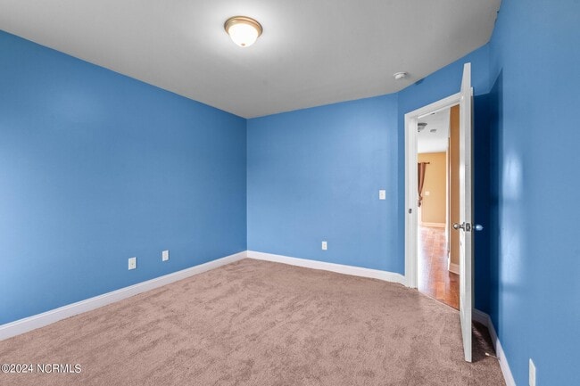 Building Photo - 121 Grist Mill Dr