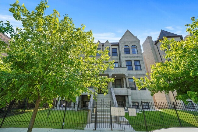 Building Photo - 3982 S Ellis Ave