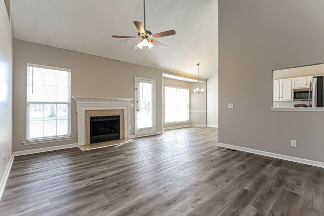 Foto del edificio - 136 S Birchwood Dr