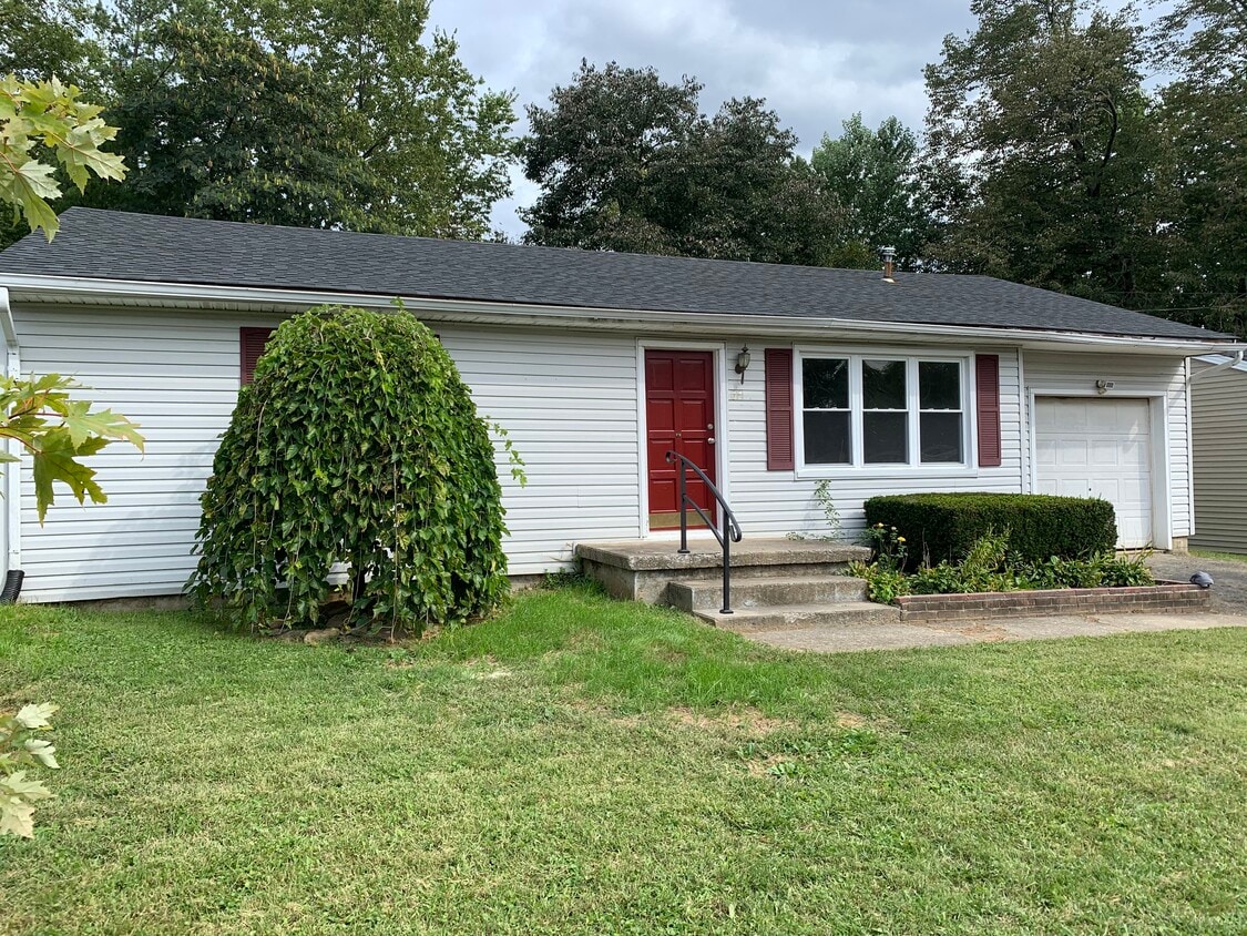 74 Hazel Lawn Dr, Shelbyville, KY 40065 House Rental in Shelbyville