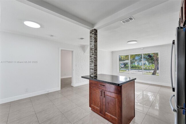 Foto del edificio - 924 N 30th Rd