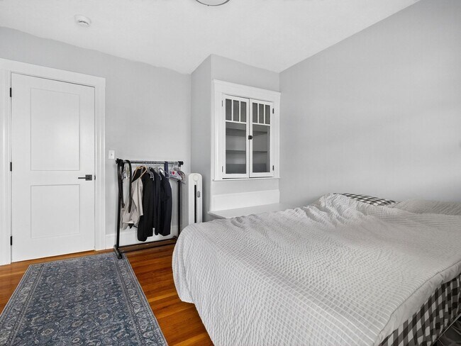 Foto del edificio - BRAND NEW SOMERVILLE 4 BED 2 BATH!!!!