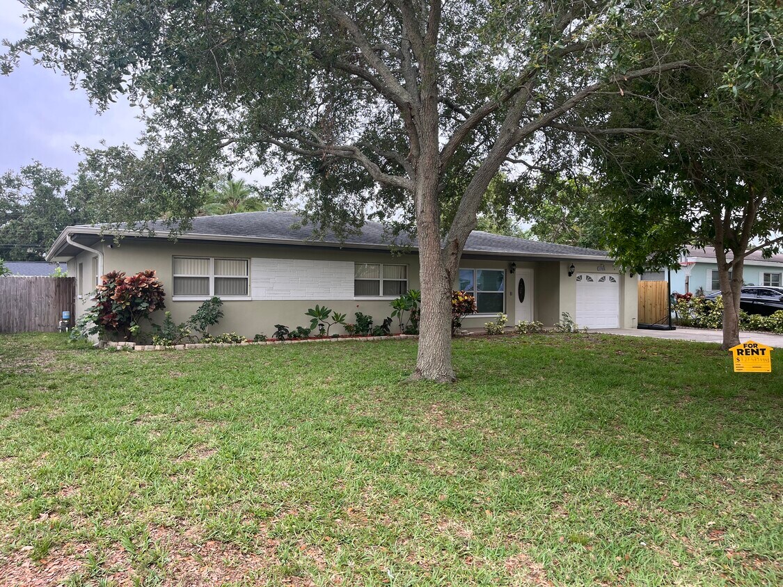 Primary Photo - 1315 Whitacre Dr
