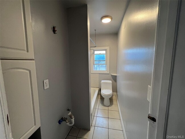 Building Photo - 400 Dyckman St