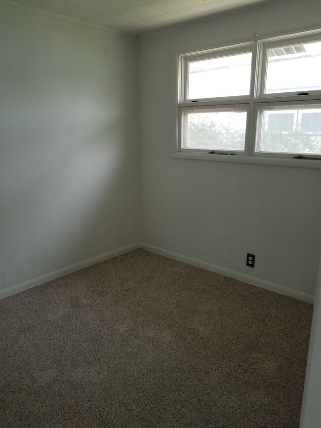 Bedroom - 315 Elm St