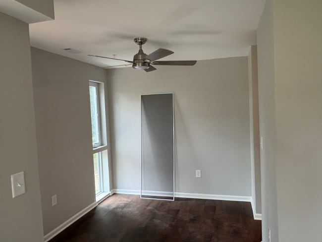 Foto del edificio - 7258 Donnell Pl