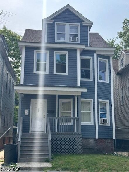 Building Photo - 380 Halsted St