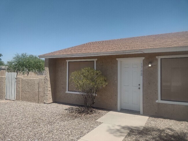 Building Photo - 1788 S Fairway Cir