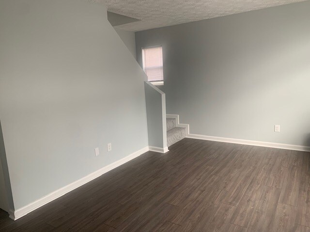 Building Photo - 513 Linwood Ave