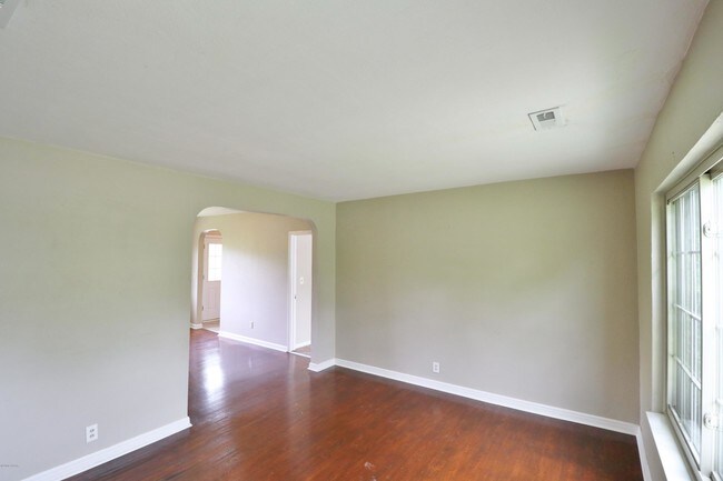 Building Photo - 3210 S Pearl Ave