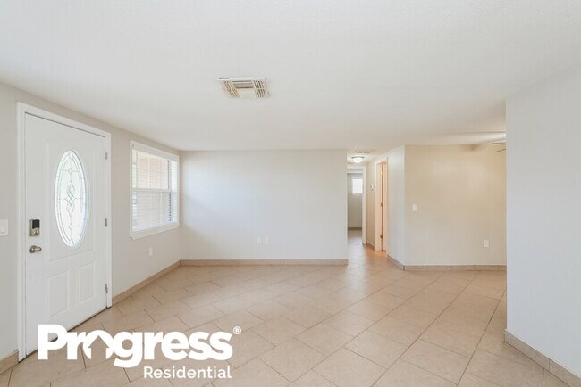 Foto del edificio - 6024 Boxwood Dr