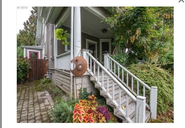 Building Photo - 1422 SE 34th Ave