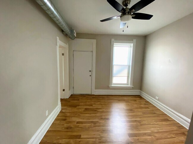 Foto del edificio - 1744 W 18th Pl
