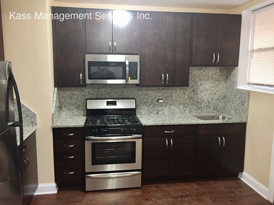 Foto principal - 2805 N Kilbourn Ave
