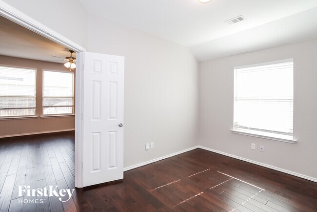 Foto del edificio - 1613 Whistler Dr