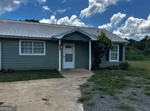 Building Photo - 157 Long Station Rd