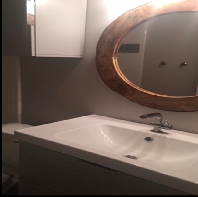 Bathroom - 237 Meadowlark Dr