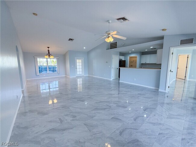 Foto del edificio - 526 NW 1st Ln