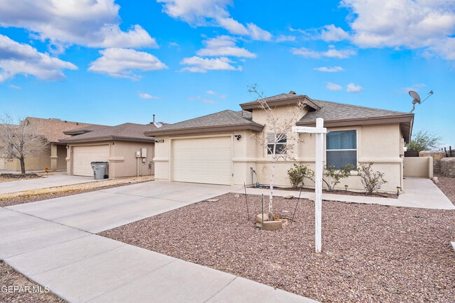 Building Photo - 2404 Escape Point St