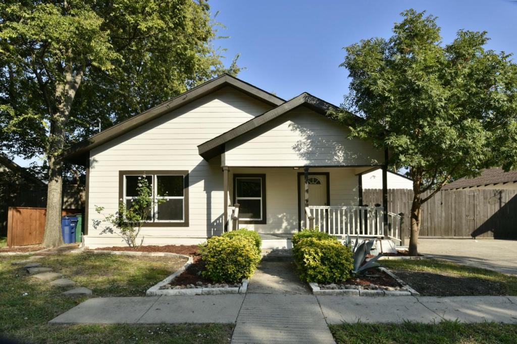Primary Photo - 814 N Kentucky St