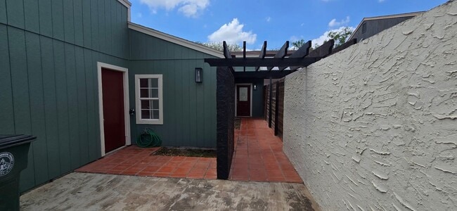 Building Photo - 1827 Highland Park Ave