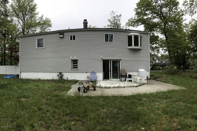 Building Photo - 198 Whalepond Rd
