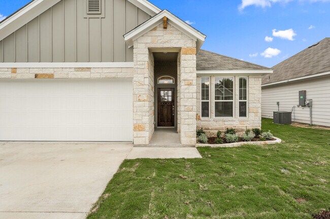 Building Photo - 617 La Parra Bend
