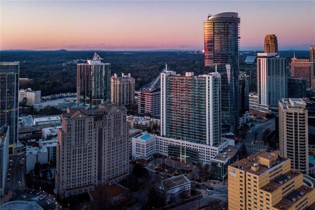 Foto del edificio - 3324 Peachtree Rd NE