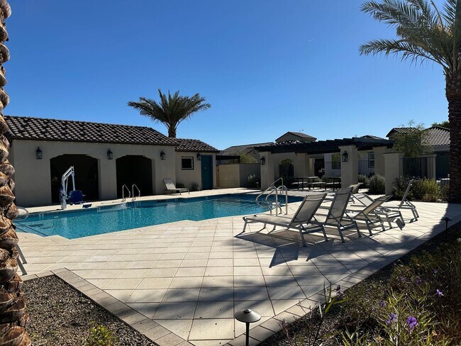 Building Photo - 3 BEDROOM IN CHANDLER