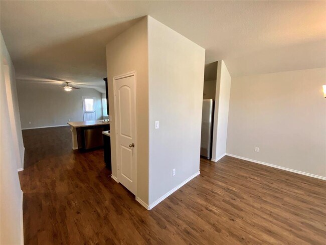 Foto del edificio - 14016 Lake Cres Dr