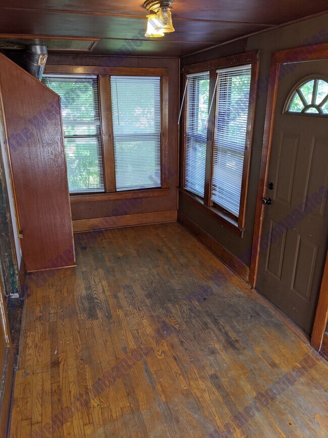 Foto del edificio - Available August 2026!