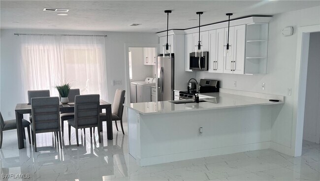 Foto del edificio - 862 99th Ave N