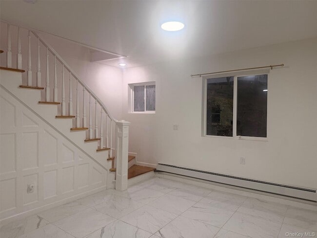 Foto del edificio - 79 Monhagen Ave