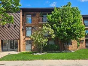 Building Photo - 5511 N Chester Ave