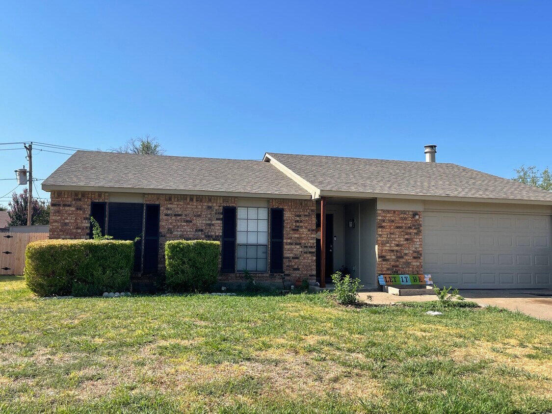 Primary Photo - 6816 Newcastle Pl