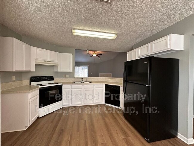 Foto del edificio - 3860 Hideaway Lane