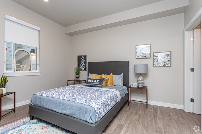 2BR, 2BA - 996 SF - Pierpont By Urbana